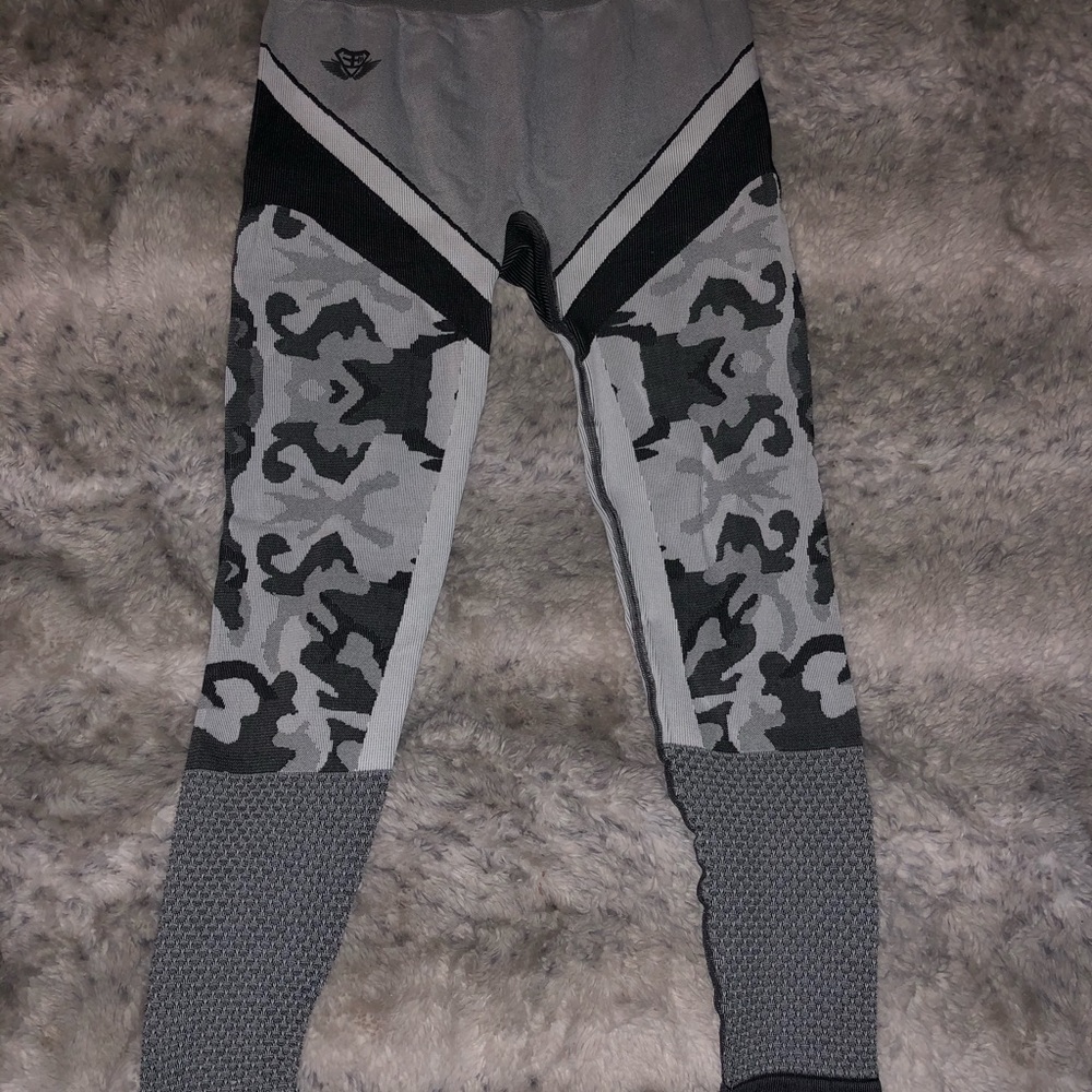 Body Engineers- high waisted mesh bottom leggings